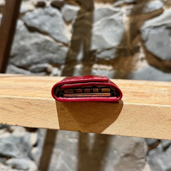 Louis Vuitton Vintage Red Vernis Monogram 4 Key Holder - Picture 8 of 16